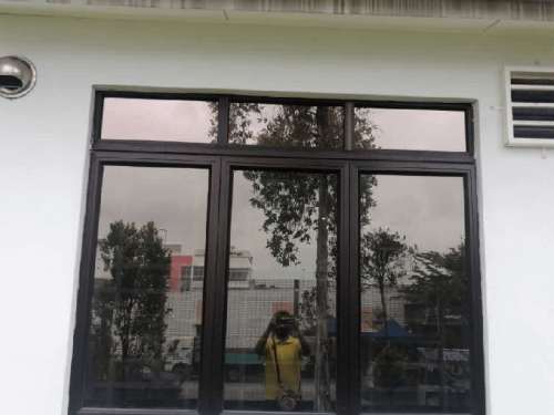 TINTED RUMAH BANGUNAN PEJABAT DAMANSARA PERDANA 