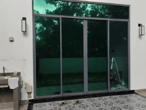TINTED RUMAH BANGUNAN PEJABAT DAMANSARA UTAMA 