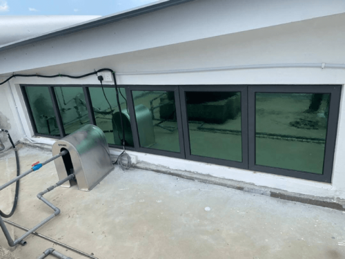 TINTED RUMAH BANGUNAN PEJABAT GOMBAK 