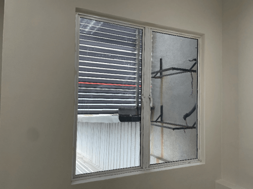 TINTED RUMAH BANGUNAN PEJABAT KOTA DAMANSARA
