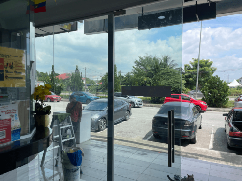 TINTED RUMAH BANGUNAN PEJABAT BERANANG 