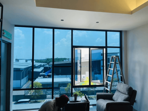 TINTED RUMAH BANGUNAN PEJABAT DAMANSARA INTAN 