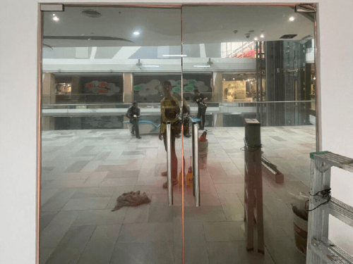 TINTED RUMAH BANGUNAN PEJABAT BANTING