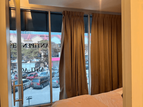 TINTED RUMAH BANGUNAN PEJABAT KUANG 