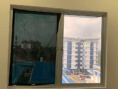TINTED RUMAH BANGUNAN PEJABAT BANDAR BOTANIC 