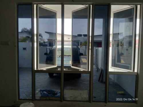 TINTED RUMAH BANGUNAN PEJABAT BALAKONG 