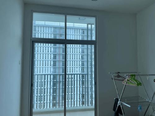 TINTED RUMAH BANGUNAN PEJABAT BANDAR BOTANIC 
